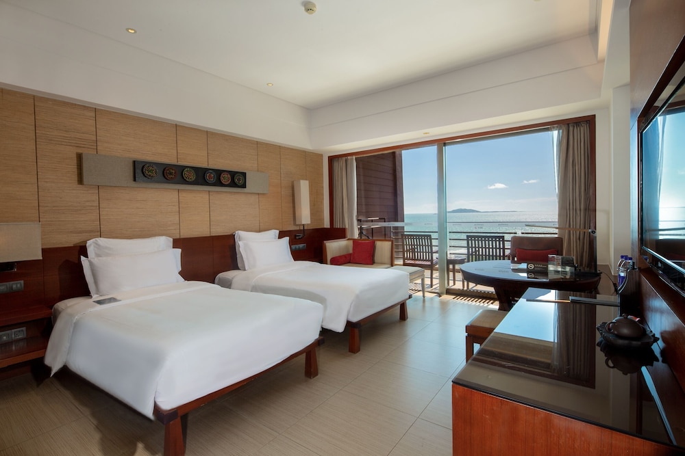 Executive Room, 2 Twin Beds, Ocean View (Lounge Access) - Photo 2