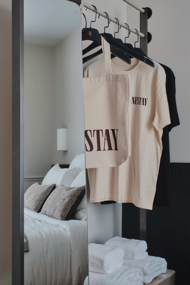 Apartment Deluxe - Chrome 502 photo 2