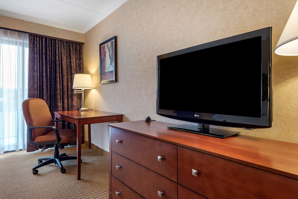 Standard Room, Multiple Beds, Non Smoking, Microwave (Oversized Room) photo 1