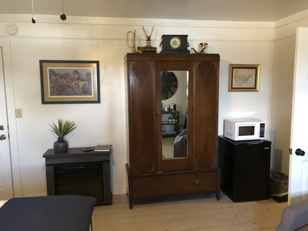 Military - Room 4 photo 2