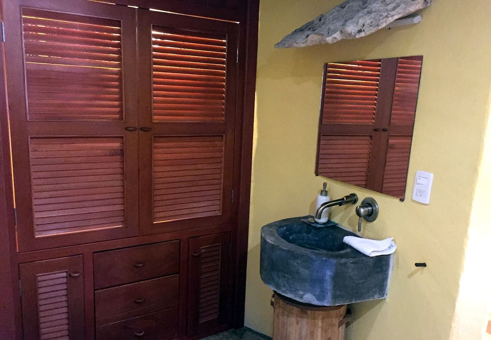 Signature House photo 3