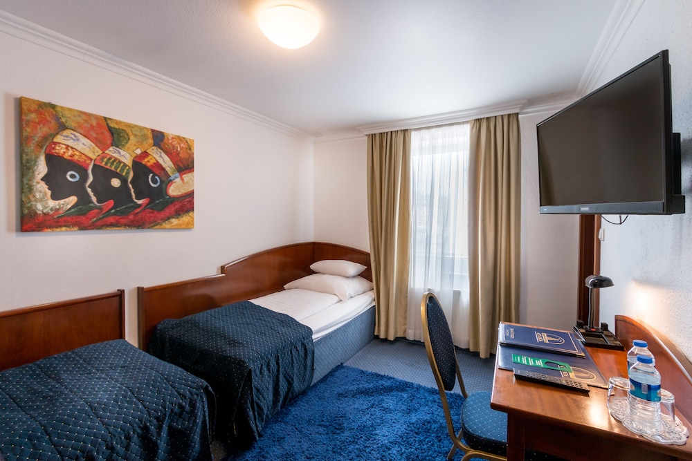 Standard Twin Room photo 3