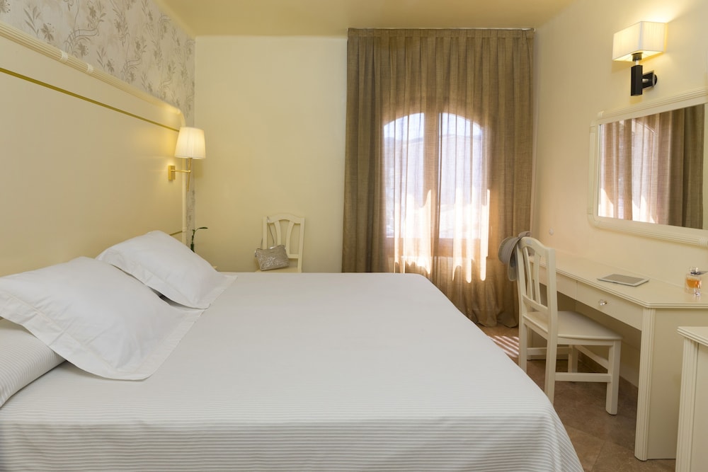 Standard Double Room - Photo 6