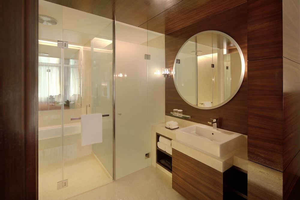 Room, 2 Queen Beds, Mountain View - Photo 4