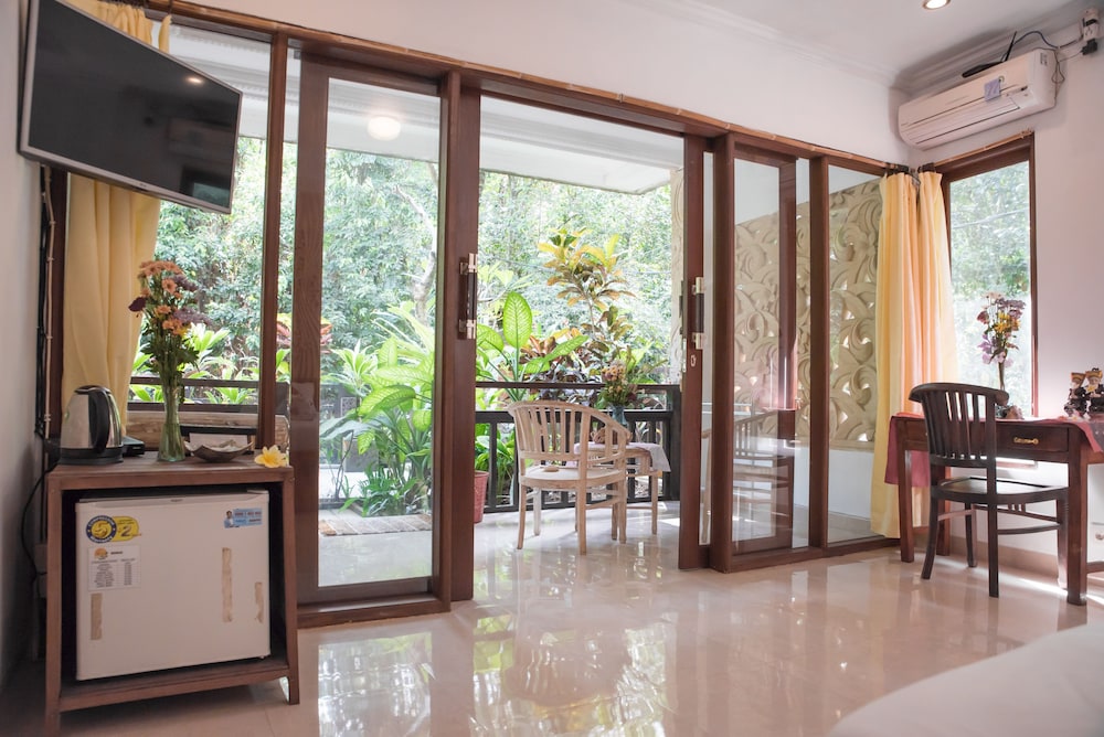 Bungalow, 2 Twin Beds, Terrace, Pool View photo 3