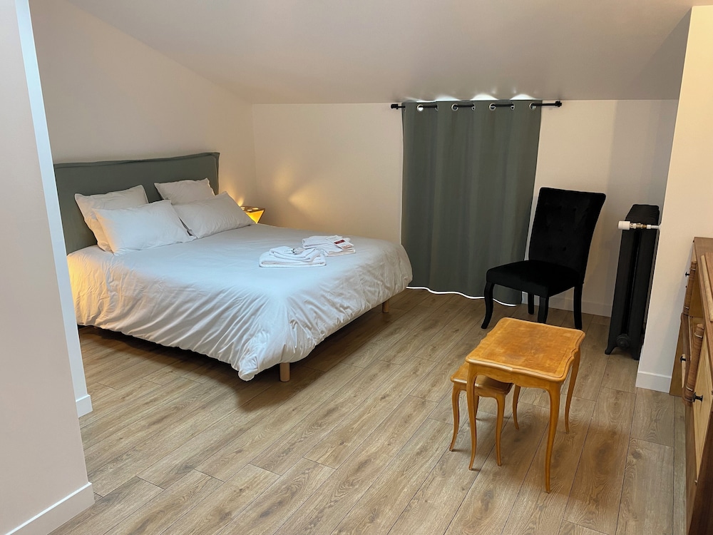 Deluxe Double Room (Saint Etienne) photo 1