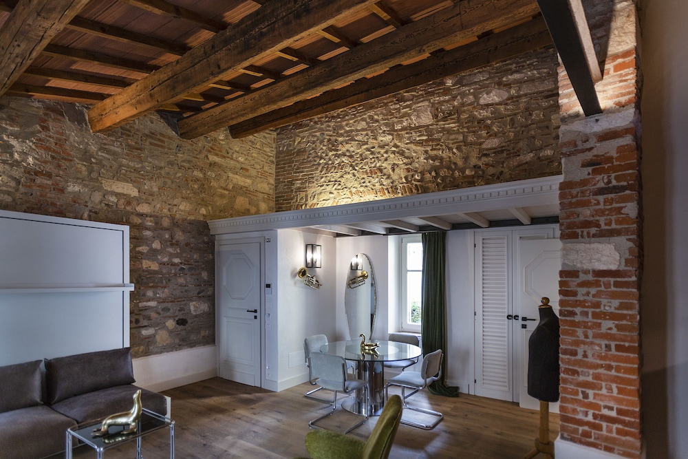 Deluxe Studio, Accessible, Kitchen