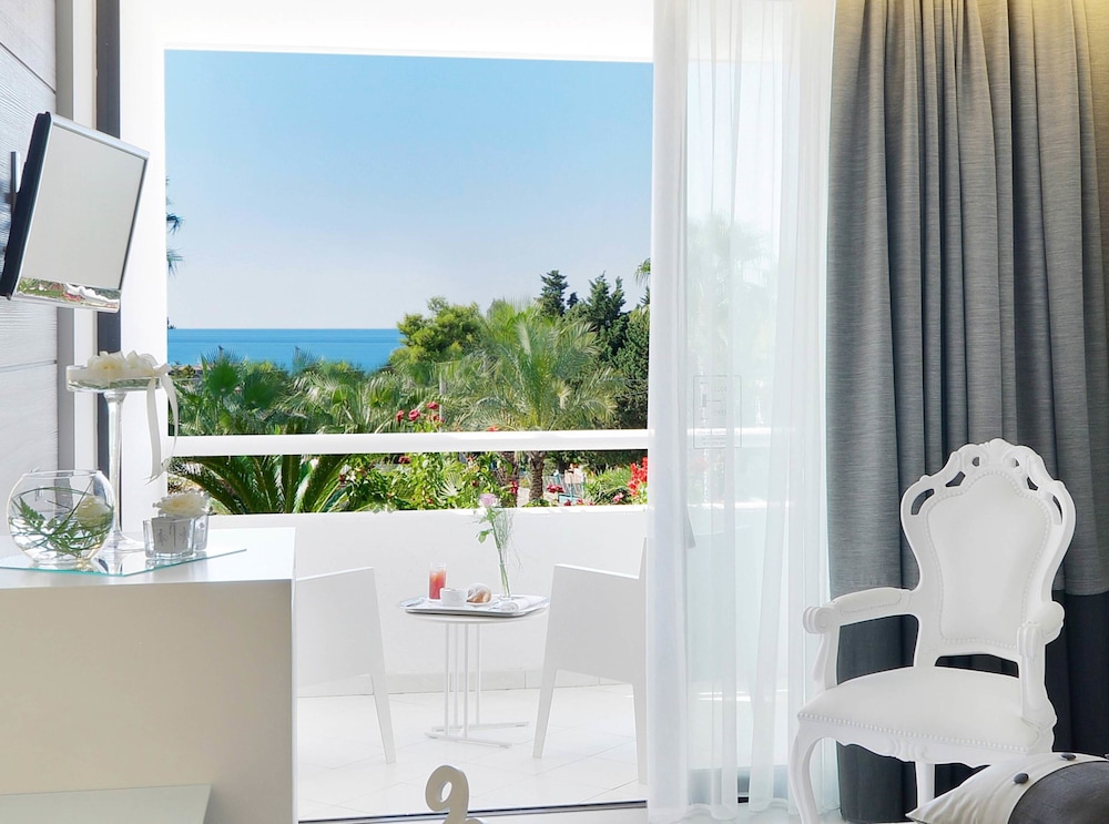 Junior Suite - Photo 1