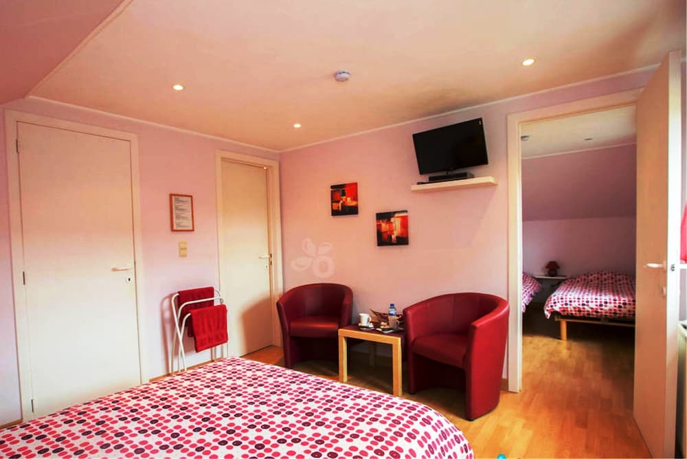 Standard Room, 2 Twin Beds photo 2
