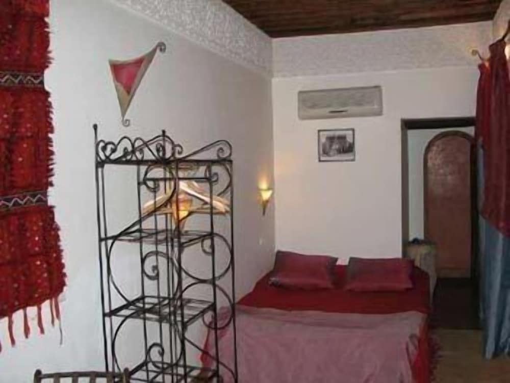 Double Room (Paprika)