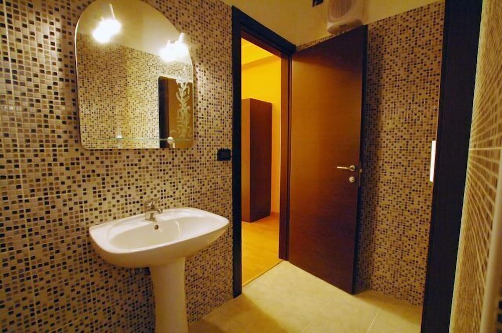 Triple Room - Photo 16