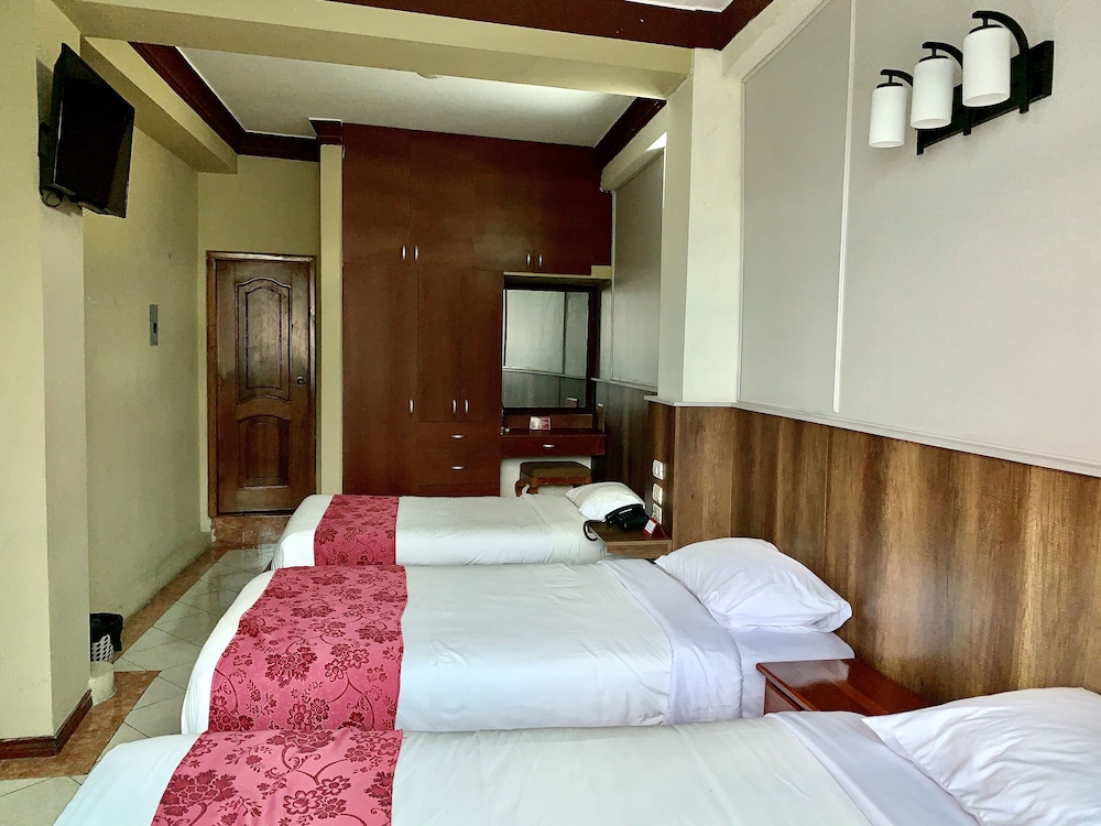 Executive Triple Room, Multiple Beds photo 2