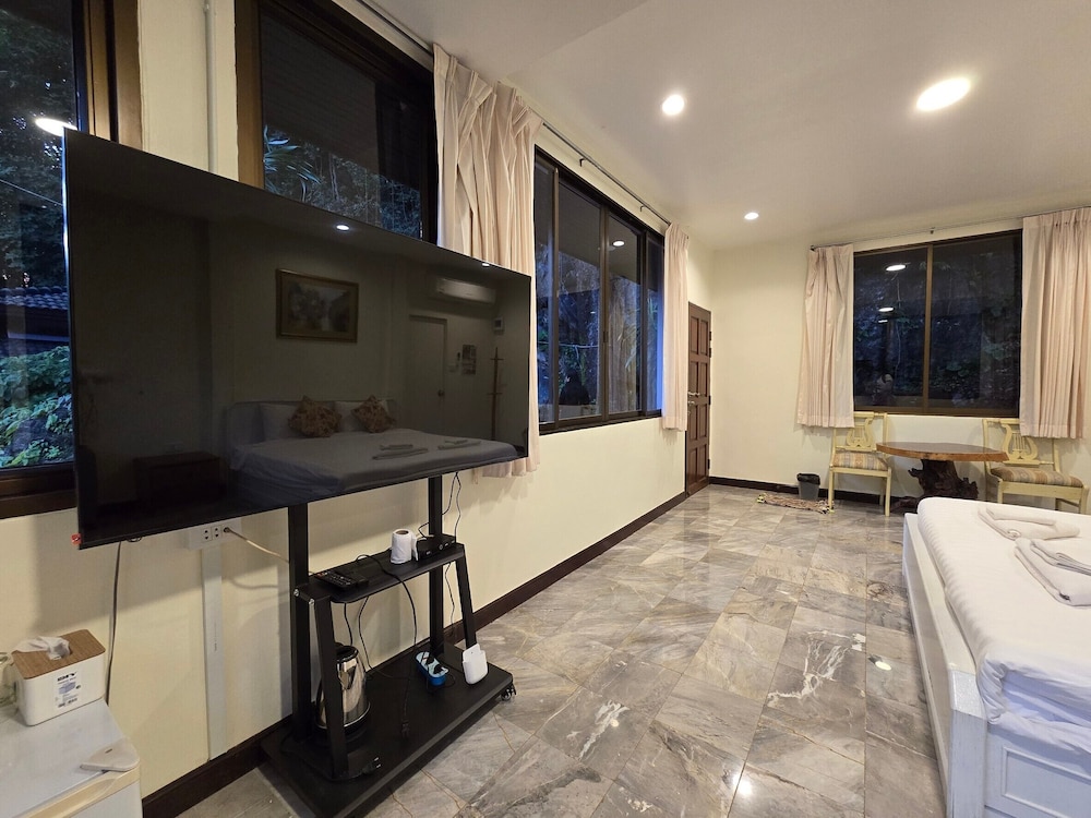 Double Room - Photo 17