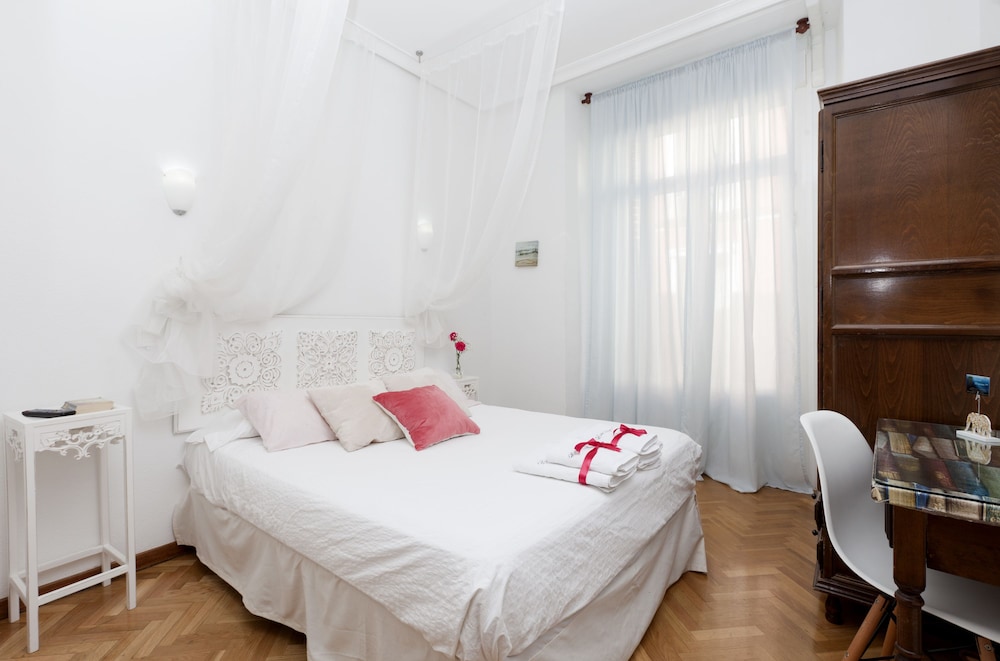 Superior Double Room, 1 Double or 2 Twin Beds photo 3