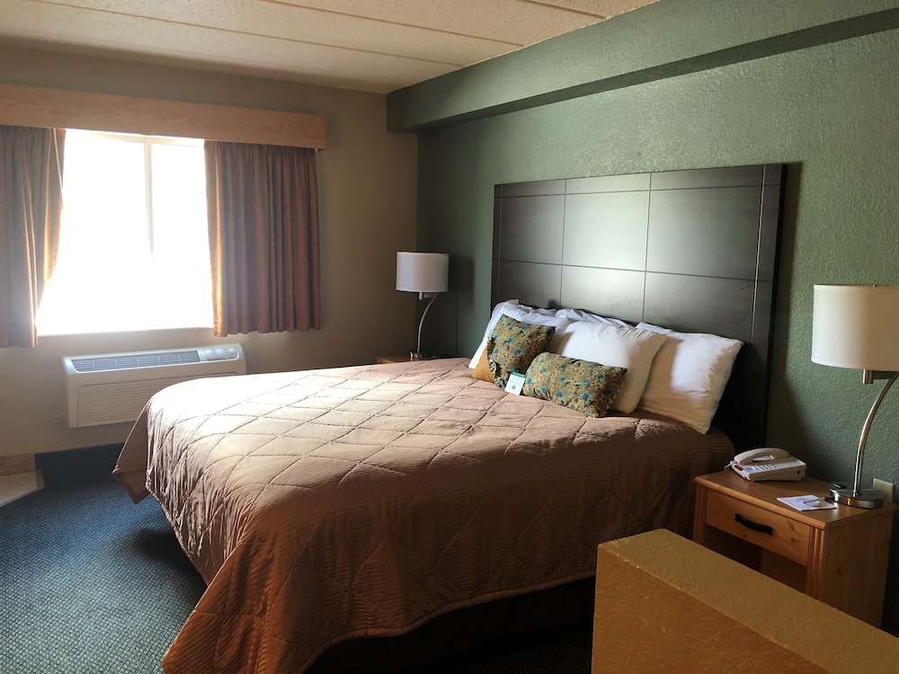 Suite, 1 King Bed, Accessible Shower, Non Smoking photo 1
