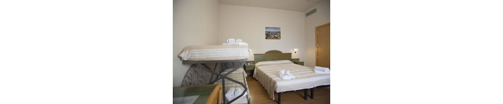 Quadruple Room - Photo 2