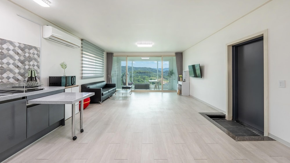 Basic Room, 1 Bedroom (room201 (calla)) - Photo 1