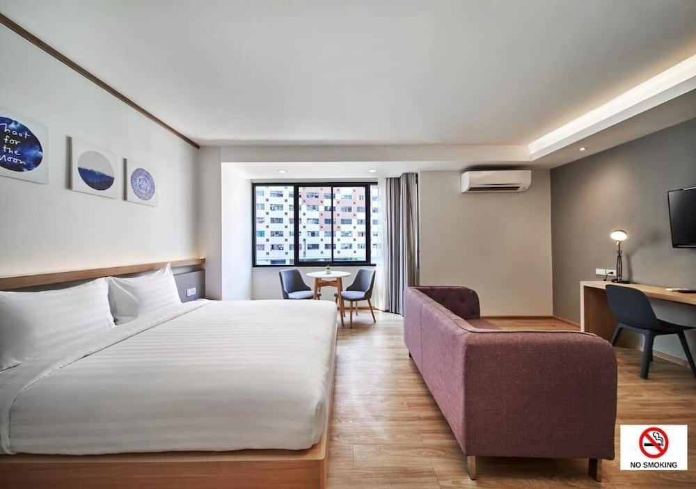 SUITE TOWER 2 photo 3