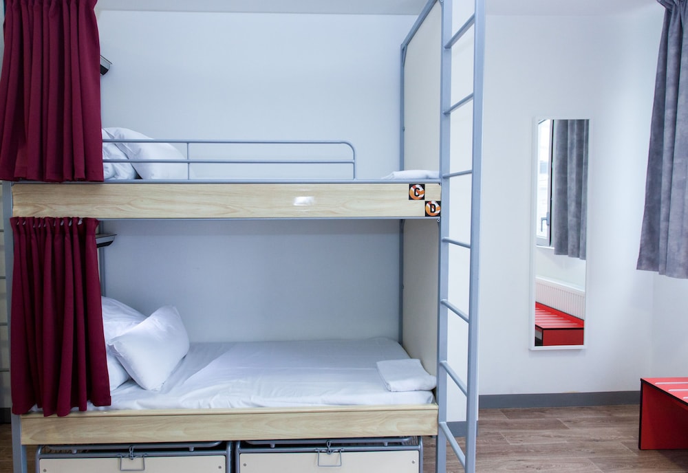 Twin Room with Bunk Bed and Private Bathroom' photo 1