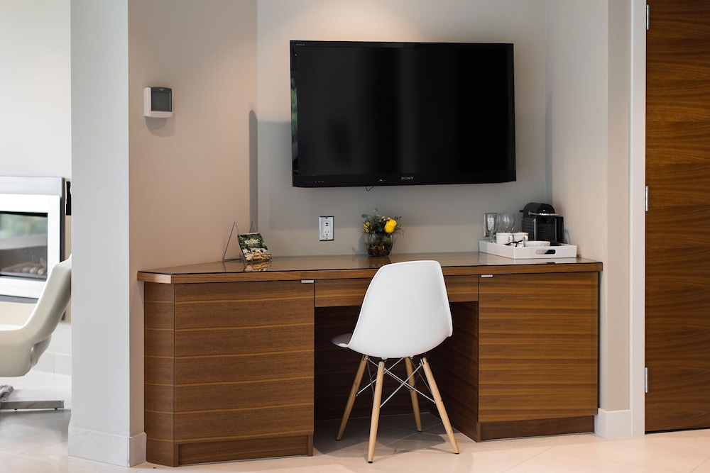 Beachcomber Suite photo 3
