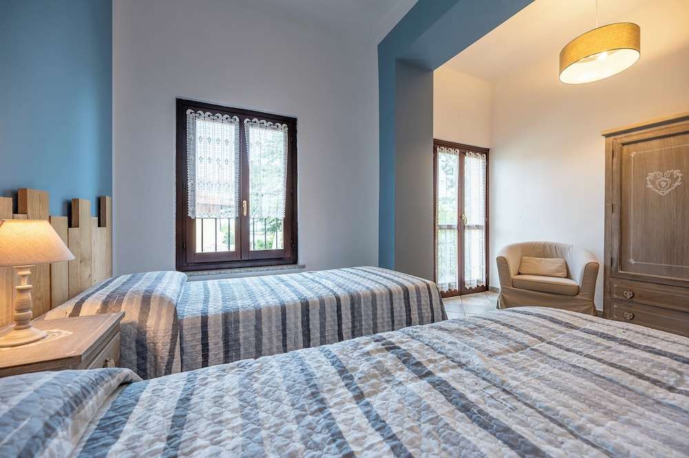 Standard Apartment, 2 Bedrooms, Balcony, Vineyard View photo 2