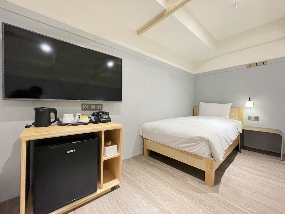 Economy Triple Room - Photo 2