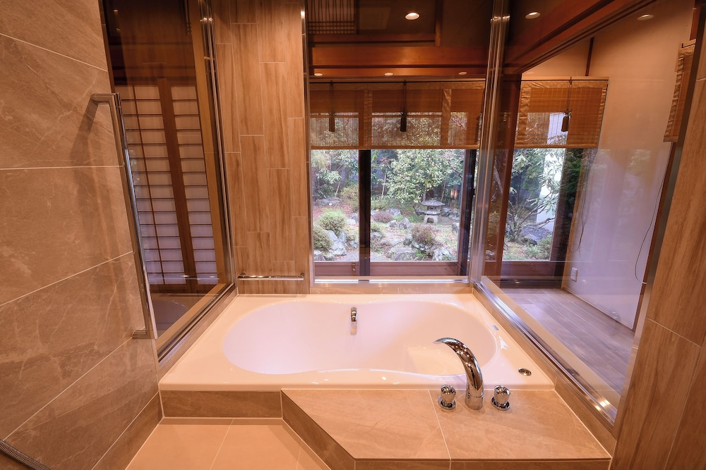 Premium Suite, Garden View photo 2