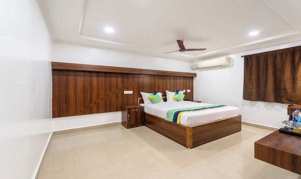 Deluxe Double Room, City View