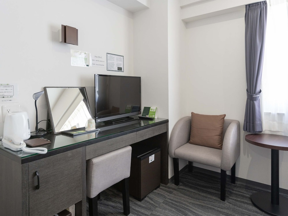 Twin Room, Corner