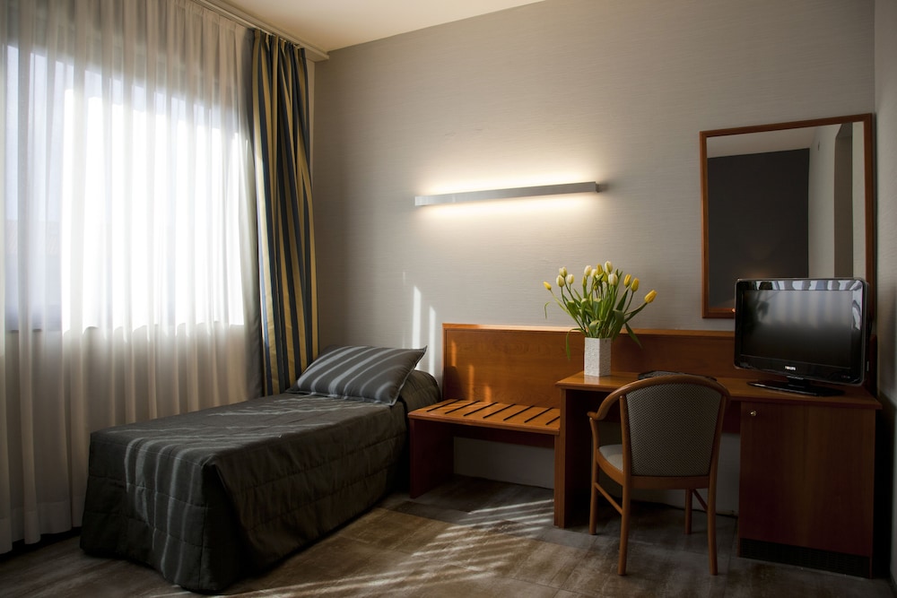 Superior Double Room Single Use photo 2