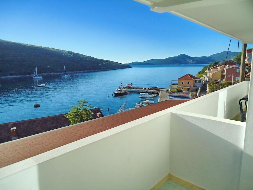 Apartment, 1 Bedroom, Sea View, Sea Facing photo 2