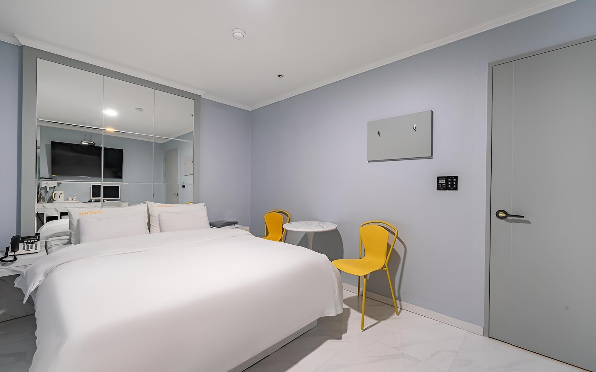 Room (General room (Smart TV Netflix/YouTub) - Photo 2
