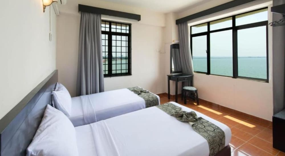 3 Bedroom Apartment Sea View