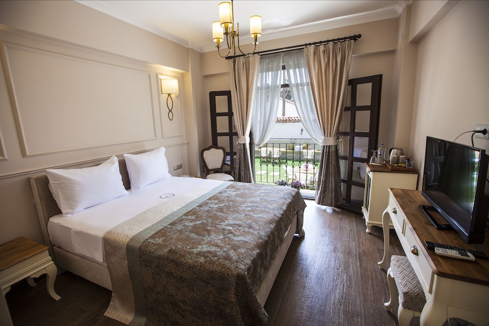 Deluxe Double or Twin Room - Photo 1