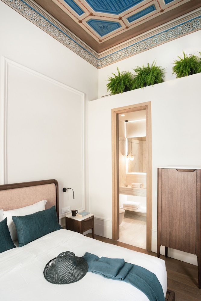 Signature Room - Photo 2