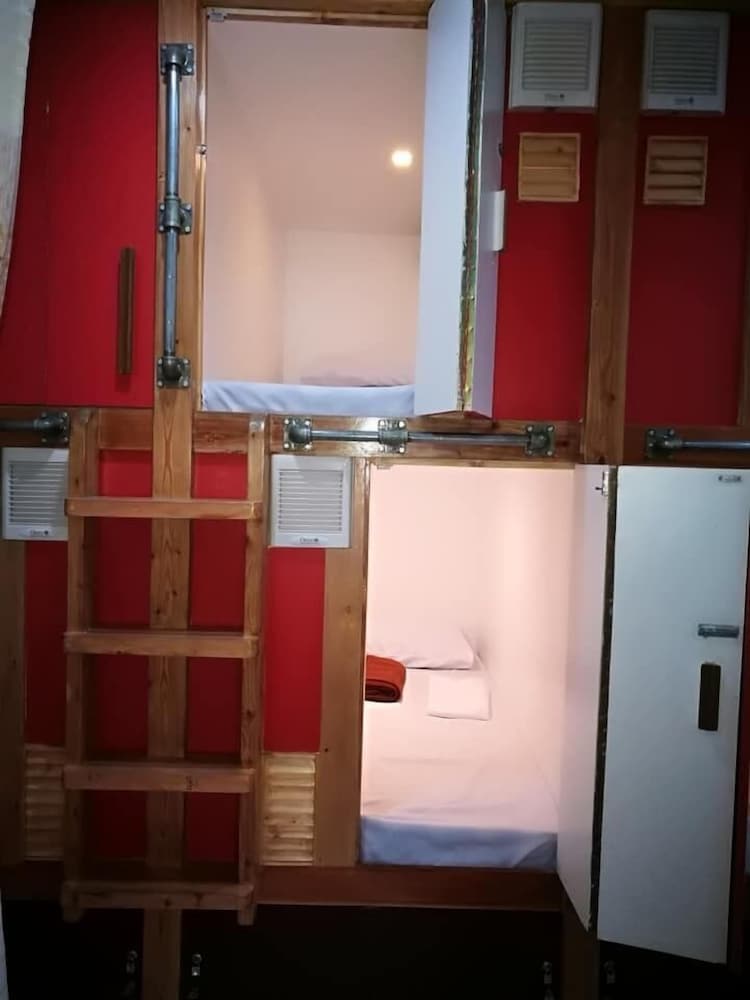 Private Capsule photo 1