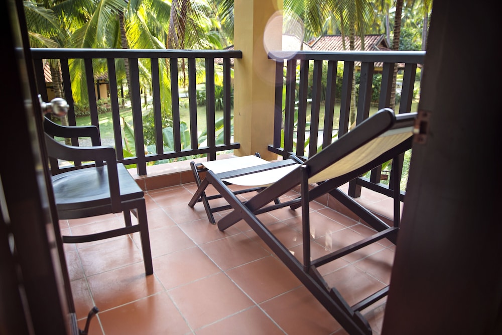 Deluxe Room, 1 Double or 2 Twin Beds, Garden View - Photo 13