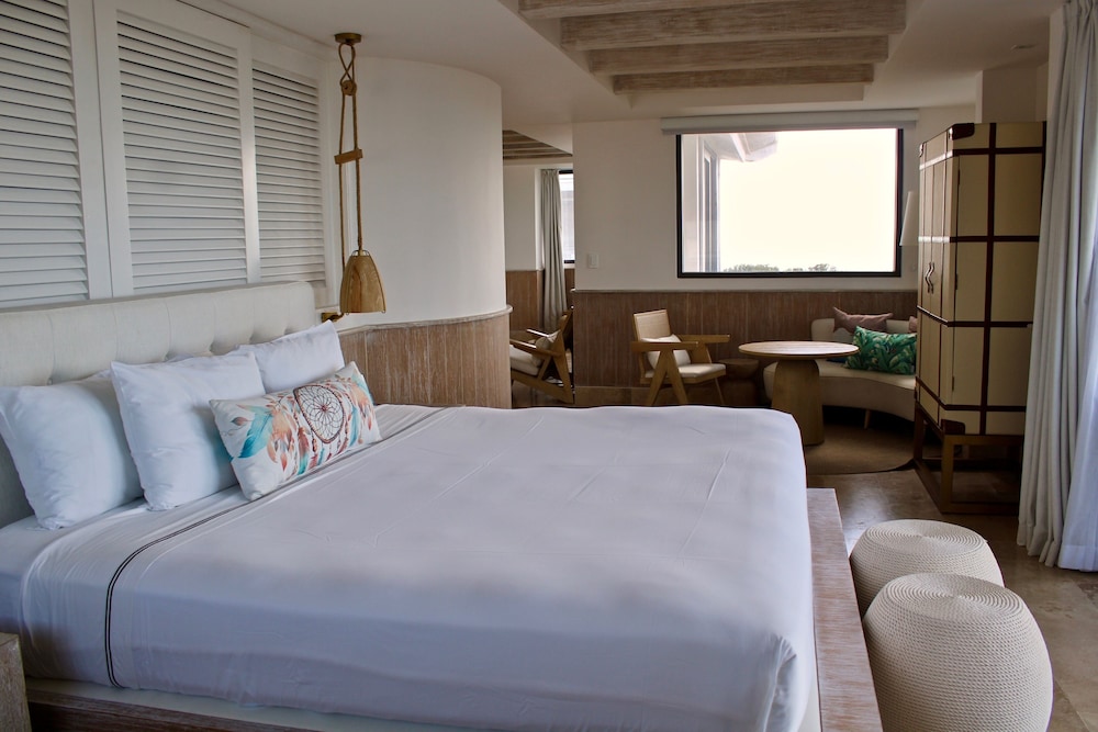 Master Seabreeze Suite - Photo 4