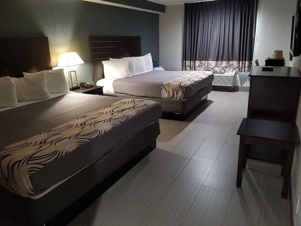 Room, 2 Double Beds, Non Smoking - Photo 1