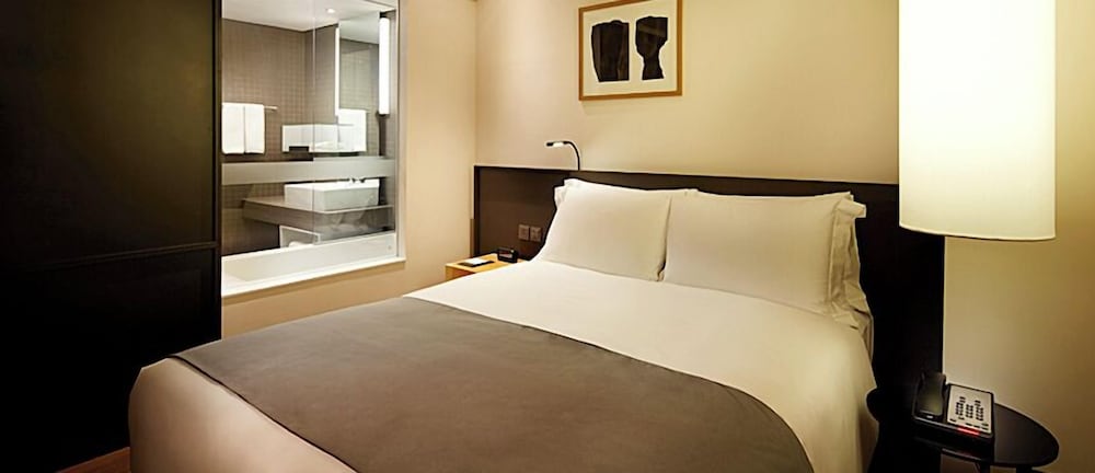 Deluxe Double Room (High Floor)