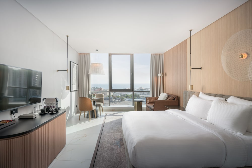 Superior Room, 1 King Bed, Sea View photo 1