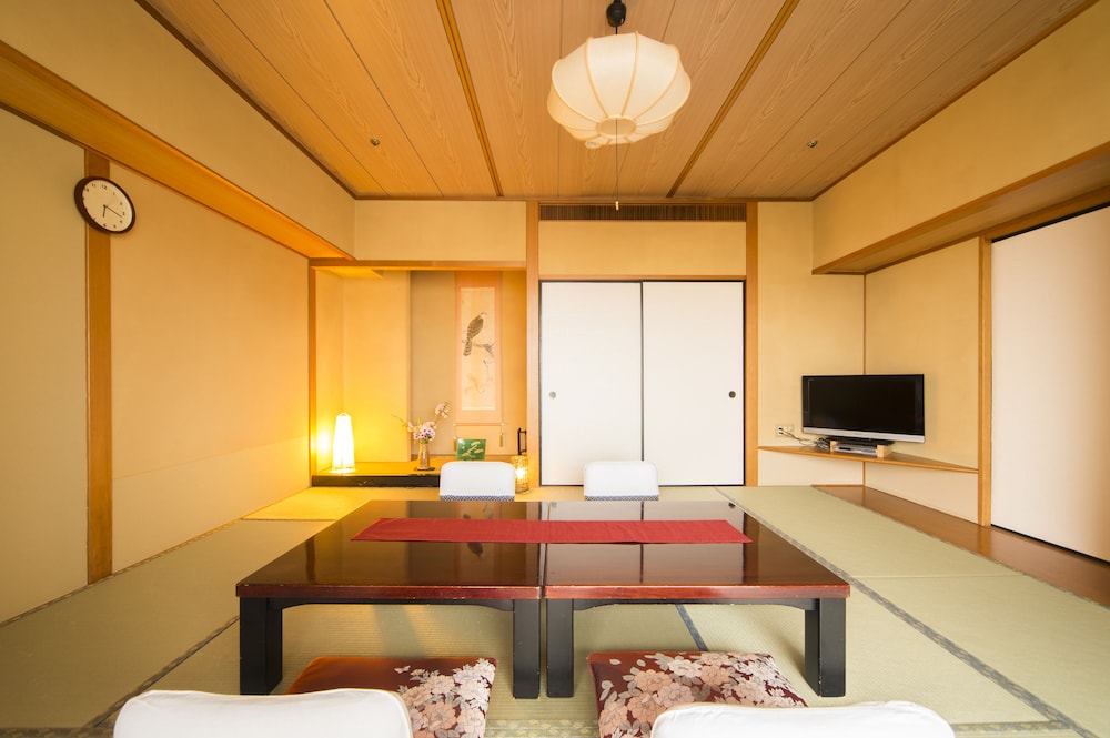 Traditional Room, Non Smoking (Japanese-Style, 4 Person Occupancy) - Photo 2