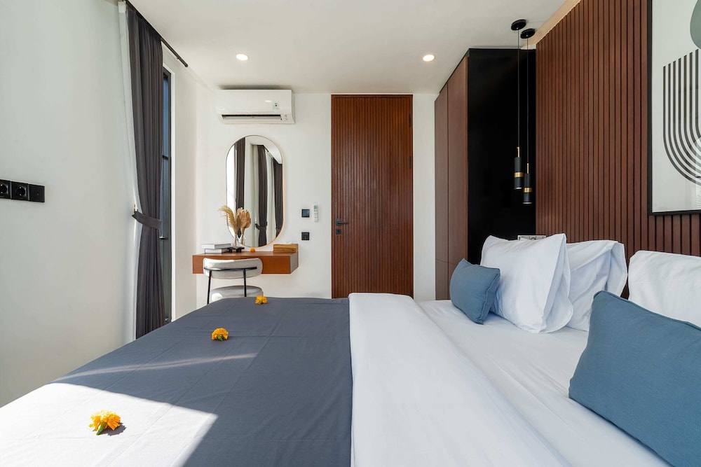 Basic Villa photo 3