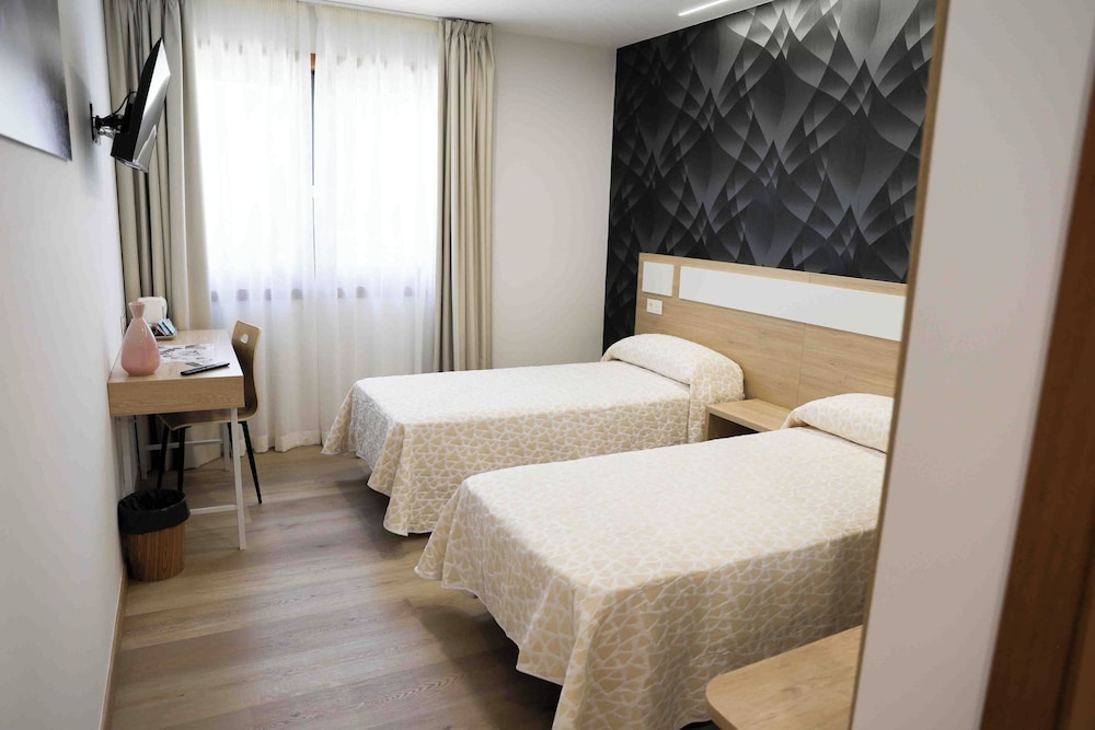 Habitación Estándar con Dos Camas Individuales