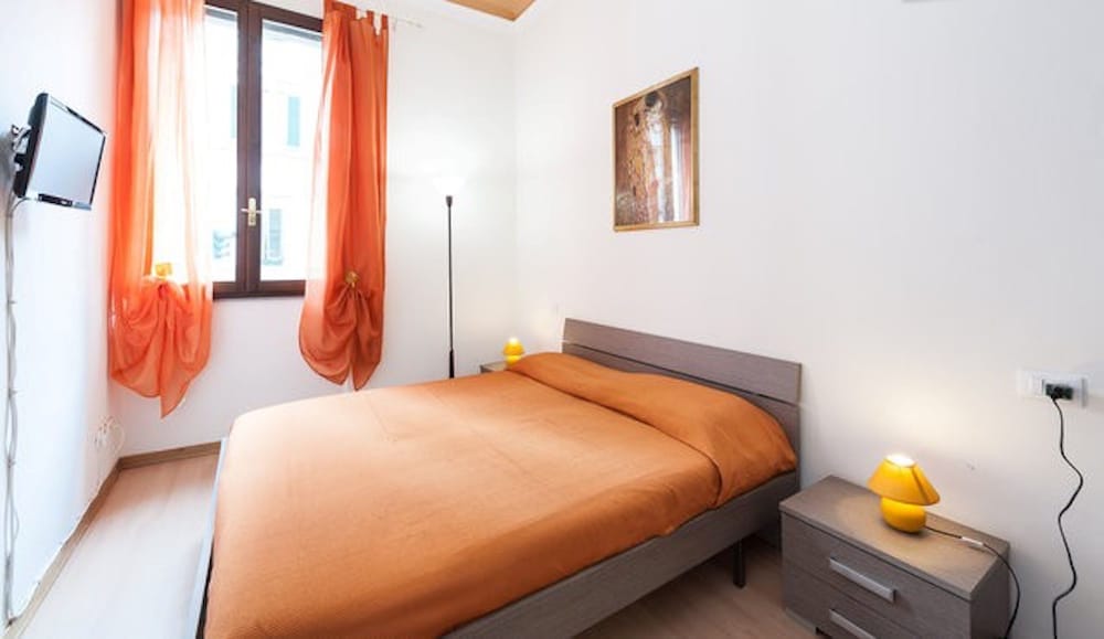 Standard Room, 1 Double Bed, Private Bathroom, Ground Floor (Small - External bathroom) photo 2