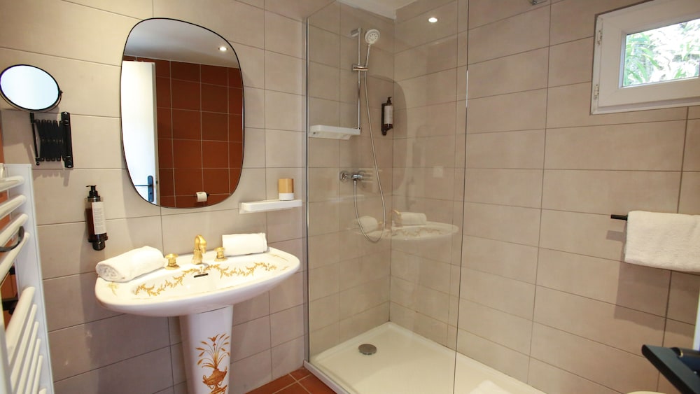 Comfort Suite, 1 Bedroom - Photo 6