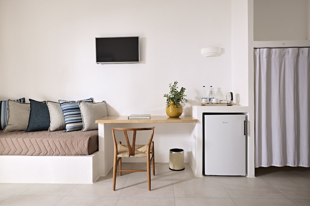 Triple Room, 1 Bedroom photo 3