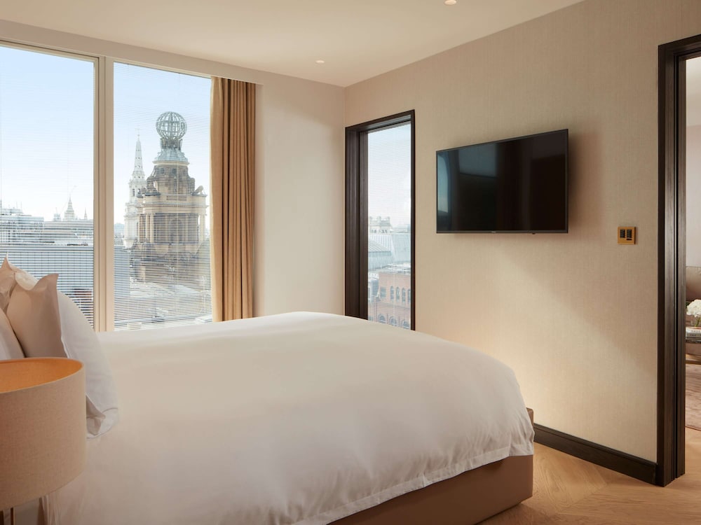 Suite, 1 Bedroom (London Eye View) photo 1