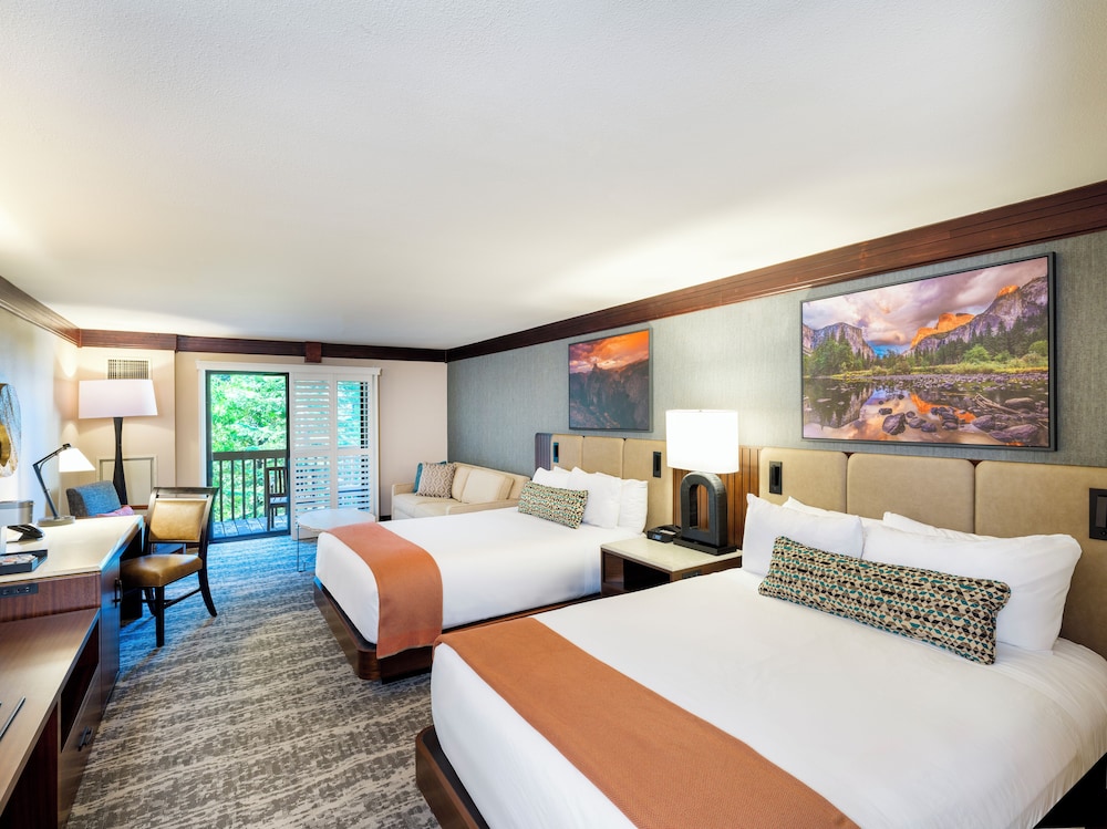 Deluxe Room, 2 Queen Beds (Oversize)