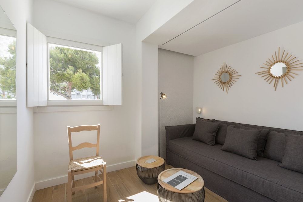 Junior Suite, Terrace, Pool View - Photo 5